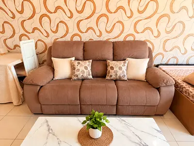 Urgent sale !! 3 Seater Recliner Sofa IN GOOD CONDITION