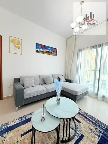 ليوان2 دبي لصاحب الفخامه ✨شقه🏠 مفروش فرش فندقي تاني ساكن 👑 غرف 🛏️ وصاله🛋️ومطبخ وحمامين وبلكونه كبيره السعر او السعر 7000 شامل جميع الفواتير الكهرب