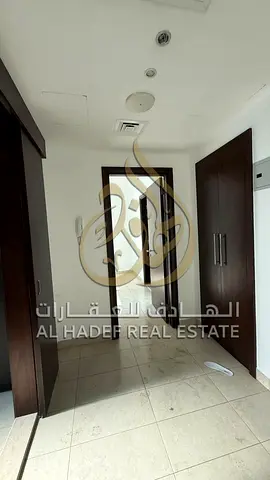 🏡✨ **غرفة وصالة للإيجار السنوي في الممزر – الشارقة** ✨🏡  فرصة مميزة للسكن في منطقة الممزر، بشقة غرفة وصالة تتميز بتصميم عملي ومساحات مريحة، مع صالة