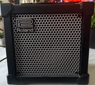 Roland Cube / Practice Guitar Amp - Compact and Clean Tone