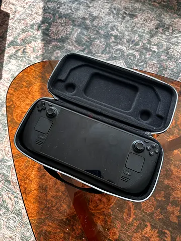 Steam Deck OLED 512GB + Case + Charger 🎮
