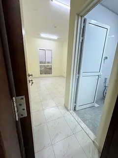 MASTER ROOM FOR RENT SATWA ROAD near city walk