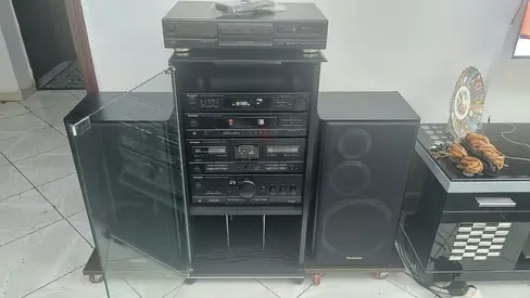 TECHNICES HI FI SYESTEM IN EXCELLENT CONDITION @ 1750