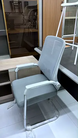 Grey mesh visitor office chair — good condition