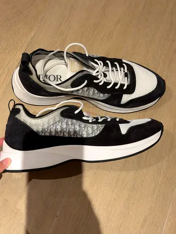 Dior B25 Runner Sneakers – Black/White Oblique – EU 44