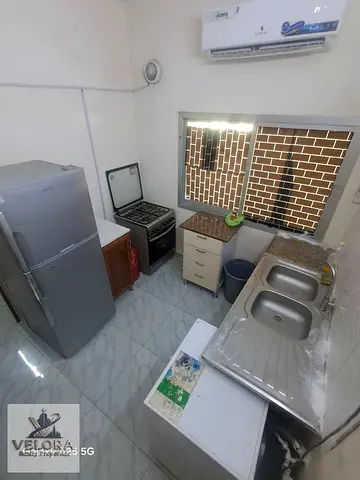 استوديو عائلي متاح حاليًا في منطقة النخيل بعجمان، بموقع مميز خلف فندق الريان. الإيجار الشهري 2,700 درهم، شامل الكهرباء والمياه والإنترنت والصيانة،