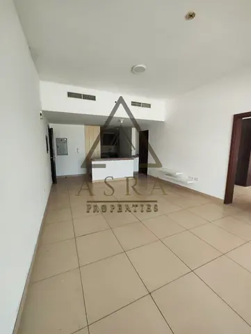 UNFURNISHED | CHILLER FREE | VACANT |