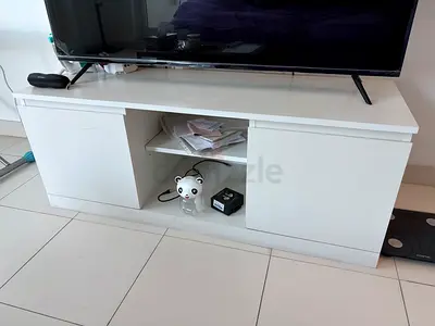 White TV Stand / Entertainment Unit - Compact, Good Condition