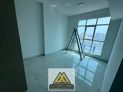 شقة غرفتين وصالة للإيجار السنوي في كورنيش عجمان 48,000 درهم سنوياً على 4 دفعات حصراً