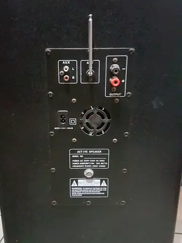 Used active powered speaker - good working condition