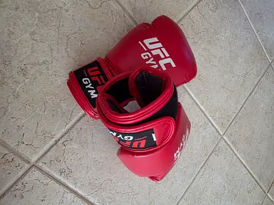 UFC kids size 6 Gym Red Boxing Gloves - Used, Good Condition