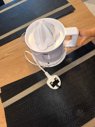 Electric Citrus Juicer - Compact Manual Press with Corded Plug