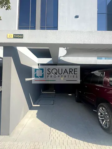 Luxurious 3-Bedroom Townhouse in Massar