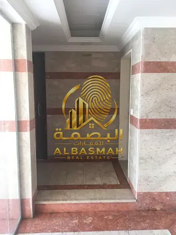 Building for Sale in Muwaileh Commercial, Sharjah | AED 4,500,000 Investment Opportunity | 9 One-Bedroom Apartments | 2 Shops | Annual Income AED 277,000 An excellent investment opportunity in Muwaile