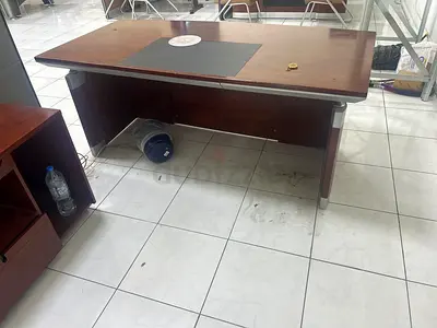 Manager table for sale