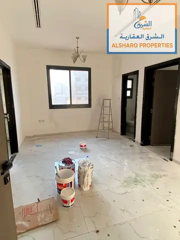غرفة ماستر _حمامين _تكييف مركزي _سهولة الوصول إلى شارع الشيخ محمد بن زايد ومخارج الشارقة ودبي