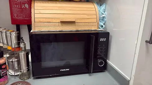 Nikai Countertop Microwave - Good Working Condition