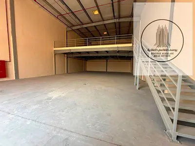 مستودع للإيجار في منطقة السجعة الصناعية، الشارقة. المساحة الإجمالية 5,000 قدم مربع، القدرة الكهربائية 22.17 كيلوواط.