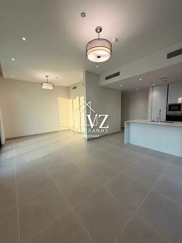 CORNER | SPACIOUS | UPTO 12 CHEQUES