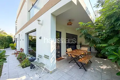 Large Corner Plot | Park Backing | Upgraded