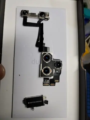 I phone 11 pro max camra ftount and back battery orignl