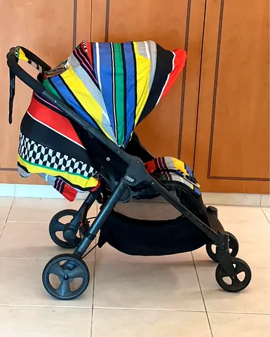 Mama and Pappa Lightweight colorful stroller with large canopy — good condition