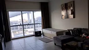one bedroom flat to share for Excecituve female only.
