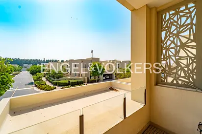 Exceptional Family Villa in a Tranquil Community