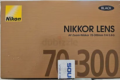 Nikon Nikkor AF Zoom 70-300mm f/4-5.6G lens -great condition + box + hood