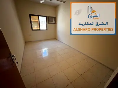 3 غرف وصالة روف كبير شقة واسعة حمامان قريبه من جميع الخدمات بنايه عائلات