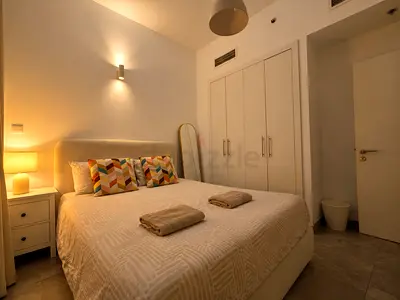 Furnished Bedroom with private Washroom in Townhouse JVC - Circle Mall (Single only)
