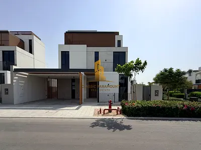 6300 PLOT Size | 4 Beds Plus Maids | Corner |