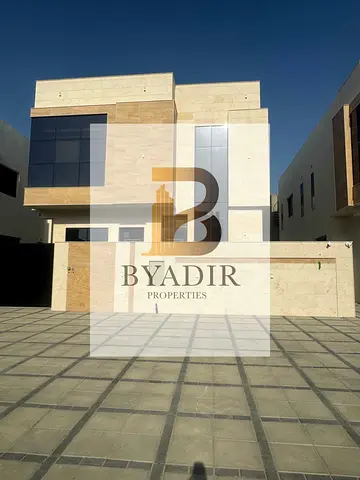 فيلا 5 غرف ماستر في الحليو 2 موقع مميز