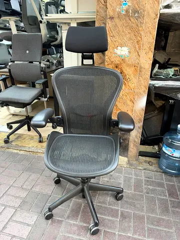 Herman Miller Aeron with headrest chair for selling.head fully adjustment