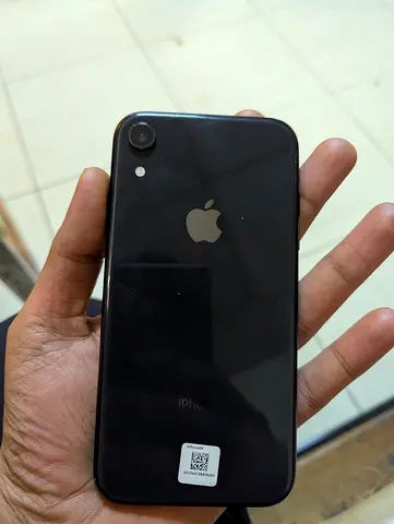 iPhone XR 64gb SIM LOCKED