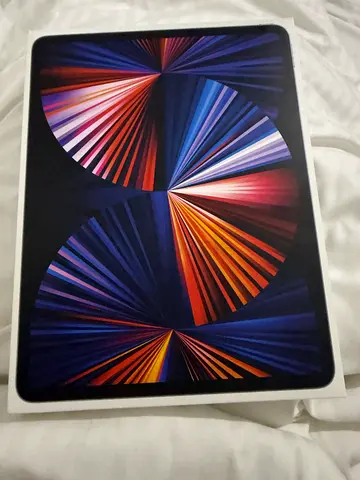 Apple iPad Pro 12.9-inch (M1) — with box
