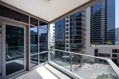 Spacious Layout | 10 mins from Burj Khalifa