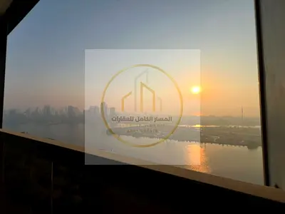 **3 غرف وصالة + مجلس VIP للإيجار السنوي | أول ساكن | إطلالة بحرية مباشرة** **عنوان السكن الفاخر يبدأ من هنا.** للباحثين عن مستوى مختلف من السكن، نقد
