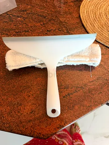 Window squeegee with microfibre cloth - good condition