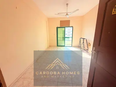 READY TO MOVE 2BHK WITH BALCONY 2BHATROOM WINDO AC CENTRAL GAS