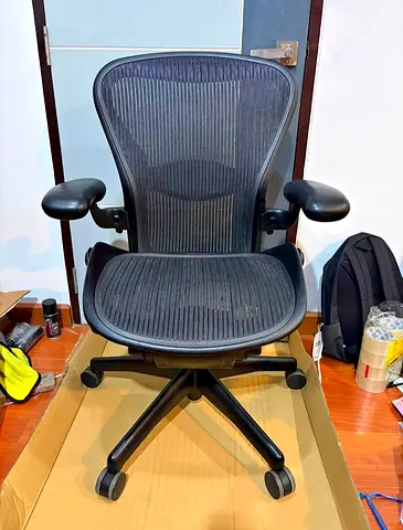 Herman Miller Aeron chair for selling.good condition only little use