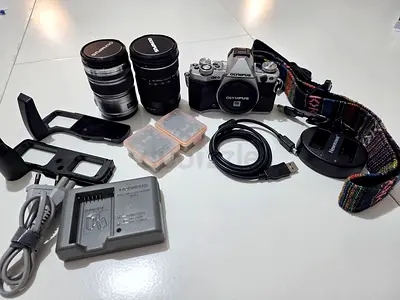 Olympus OM-D E-M5 Mark II + 2 Lenses & Accessories | Silver