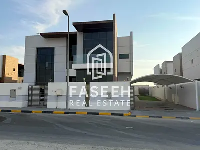 فيلا فاخرة للبيع في الرقيبة بالشارقة – تملك حر للعرب