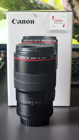 Canon EF 100mm Macro 2.8L IS USM- Best Condition
