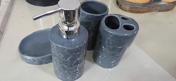 Serious buyers only - 4 pieces Bathroom accessories