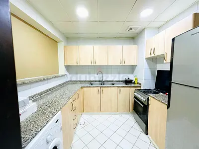 Master Room with balcony for rent in Spain Cluster 3000