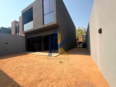 FREEHOLD 3 BEDROOM TOWNHOUSE CORNER UNIT