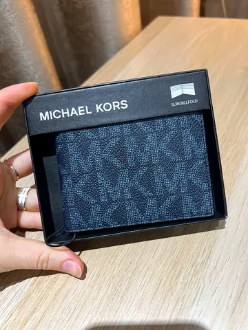 • Michael Kors Slim Billfold Wallet-New💙