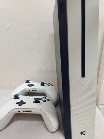 Xbox One S 1TB console (white) - used, good condition
