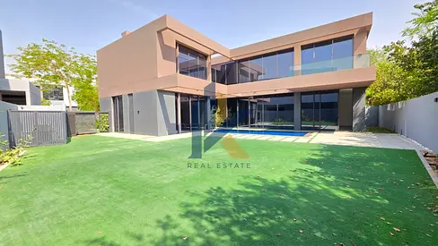 Exclusive 5BR Family Villa with Pool in Masaar Sendian